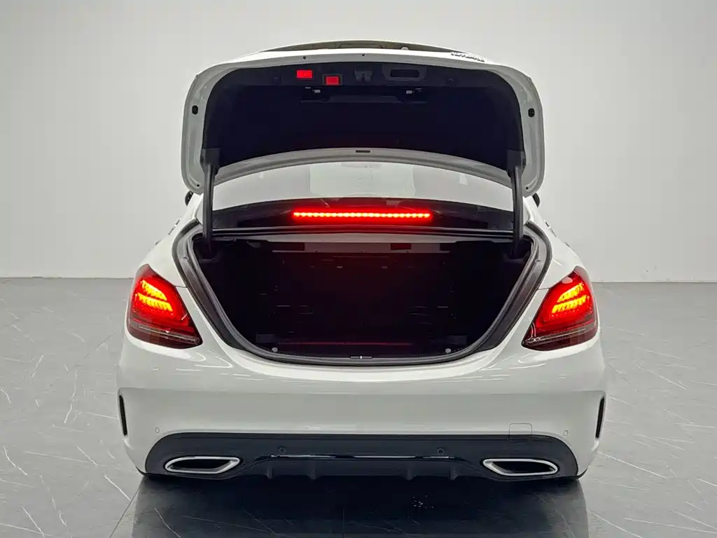 Mercedes-Benz C-Class — миниатюра 11