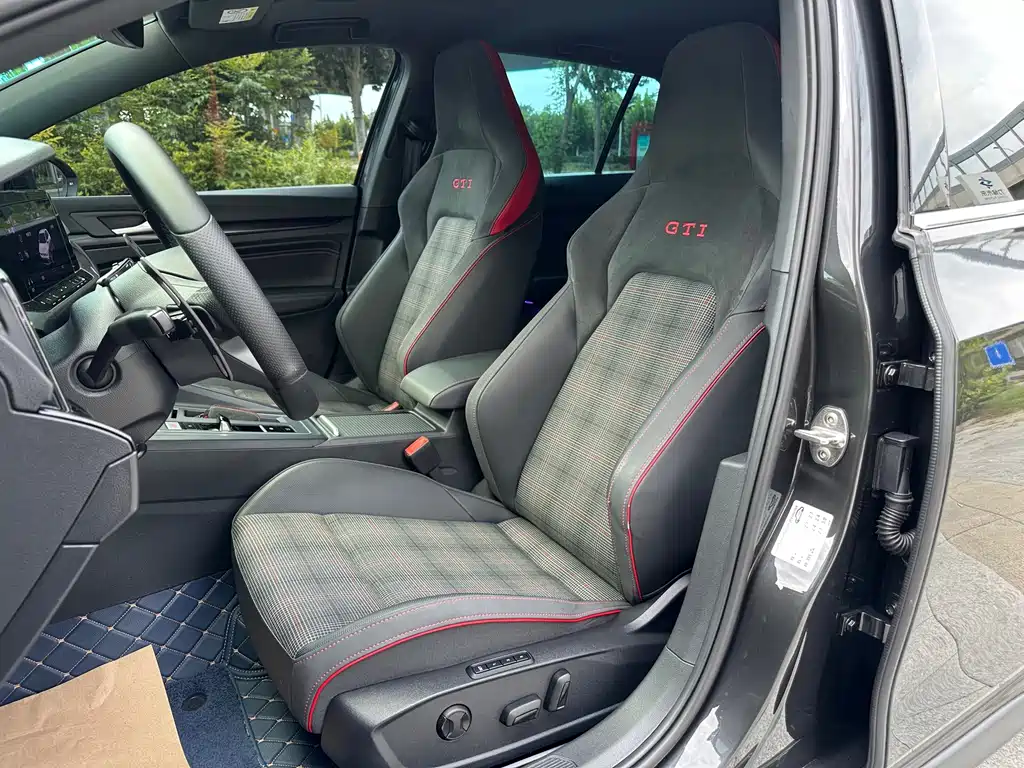 Volkswagen Golf GTI — миниатюра 9