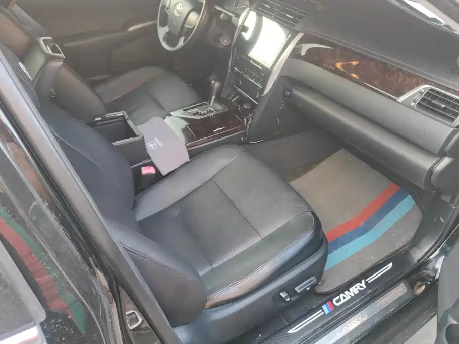 Toyota Camry — миниатюра 7