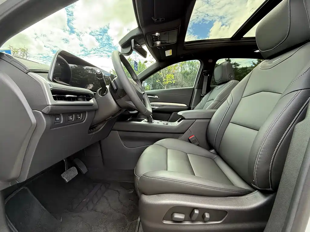 Cadillac XT4 — миниатюра 9