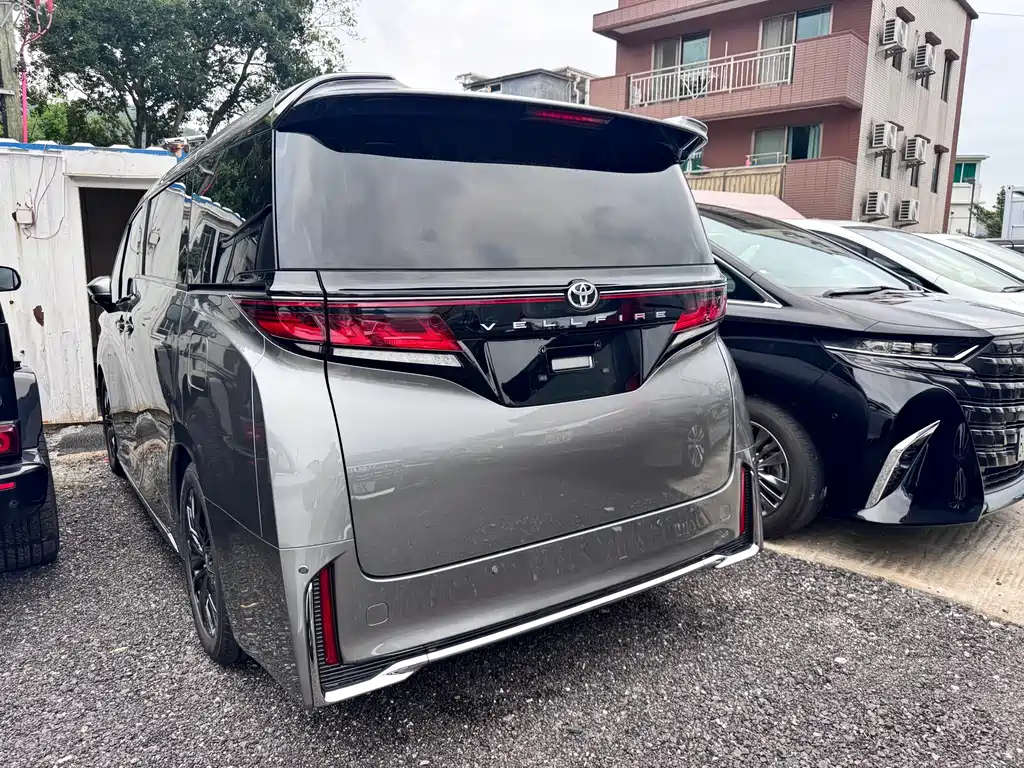 Toyota Vellfire 2025 2.4T AT