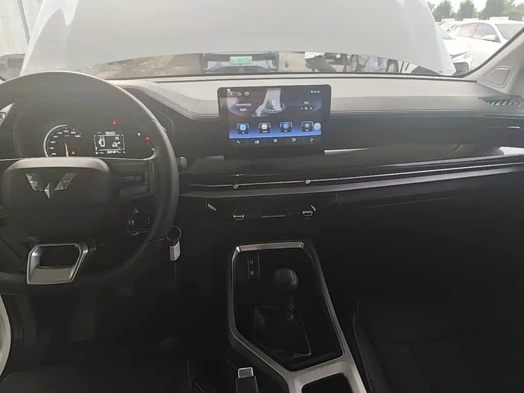 Wuling Jiachen — миниатюра 13