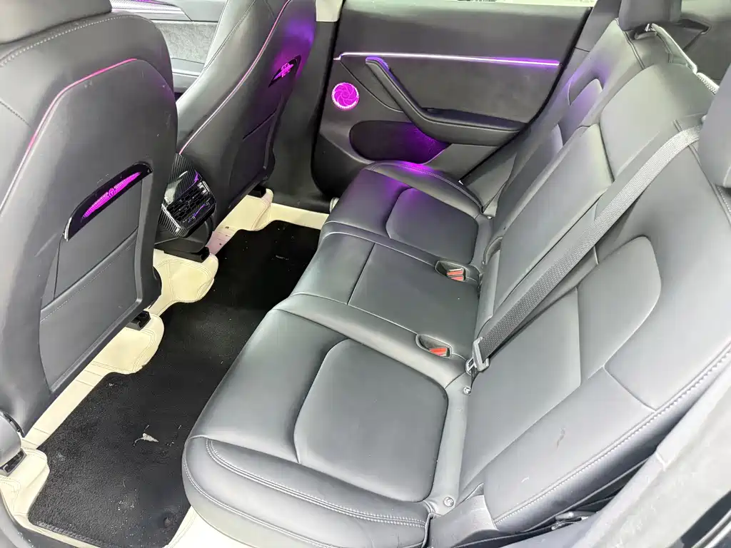 Tesla Model Y — миниатюра 8