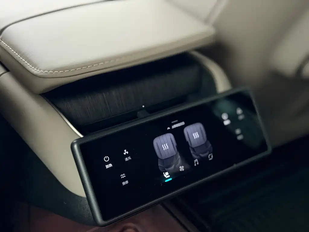 NIO ES8 — миниатюра 23