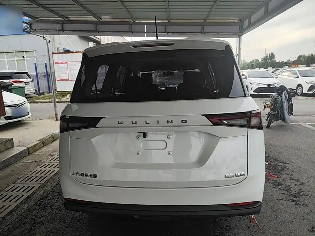 Wuling Jiachen — миниатюра 6
