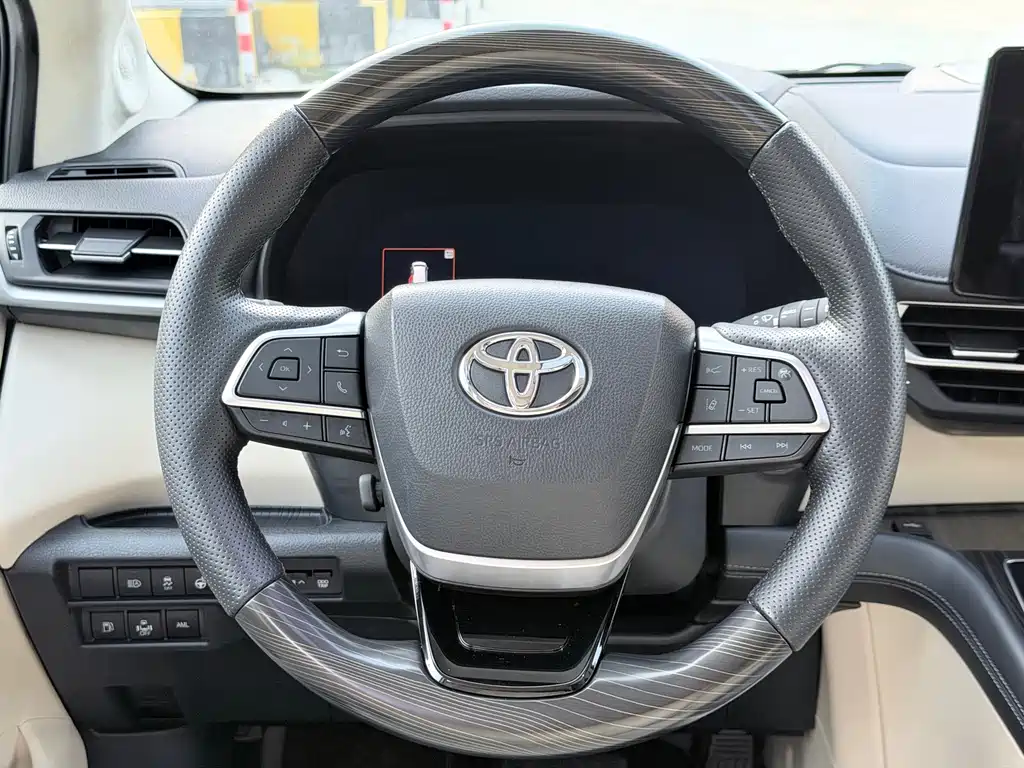 Toyota Sienna — миниатюра 14