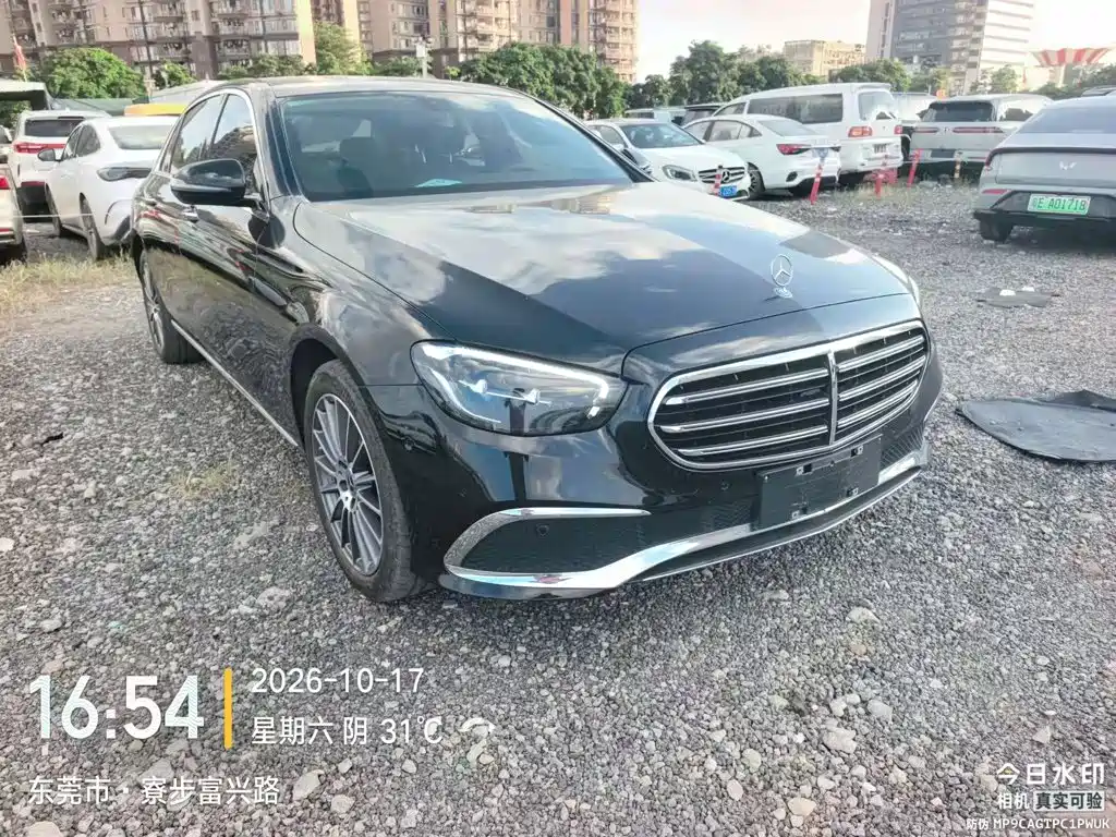 Mercedes-Benz E-Class — миниатюра 8