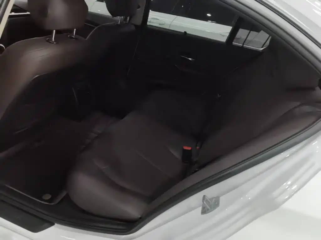 BMW 3 Series — миниатюра 17
