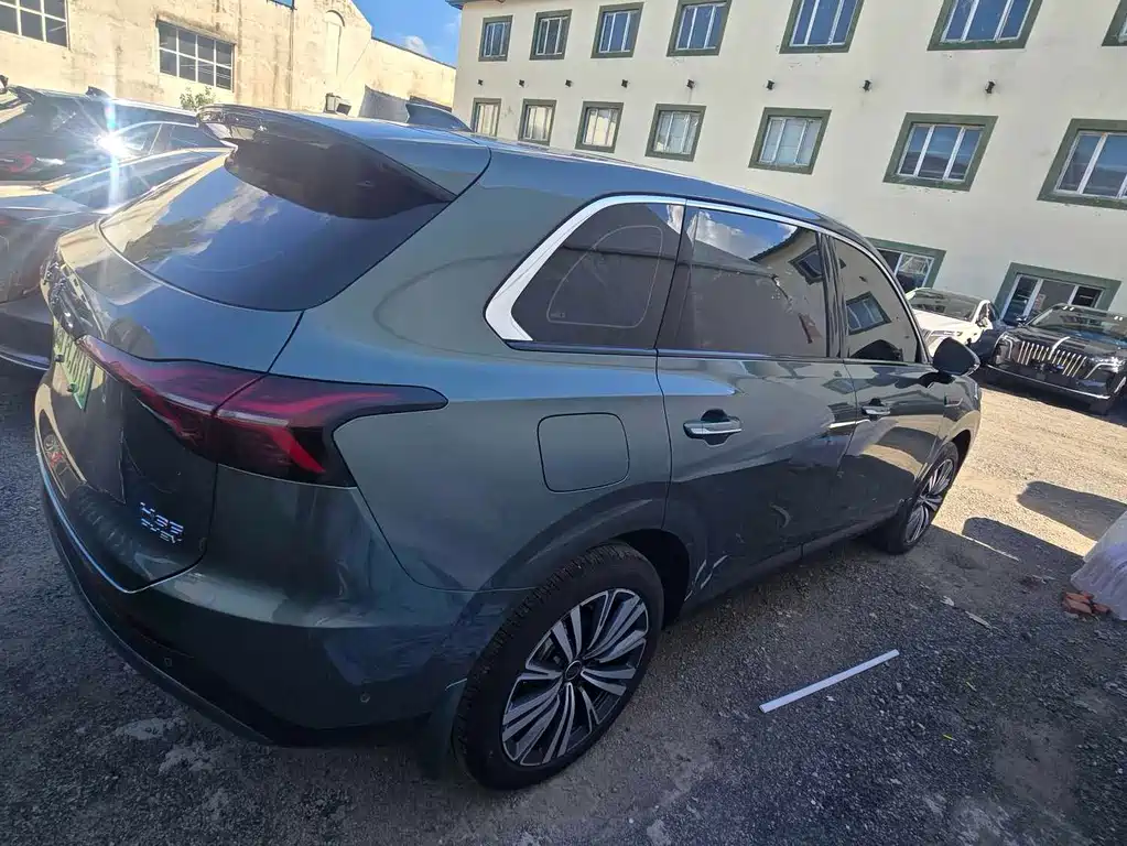 Hongqi Красный флаг HS6 PHEV — миниатюра 10