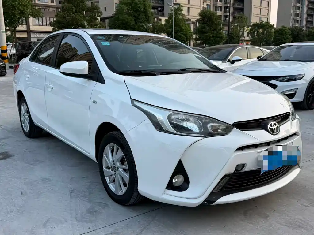 Toyota Yaris L — миниатюра 3