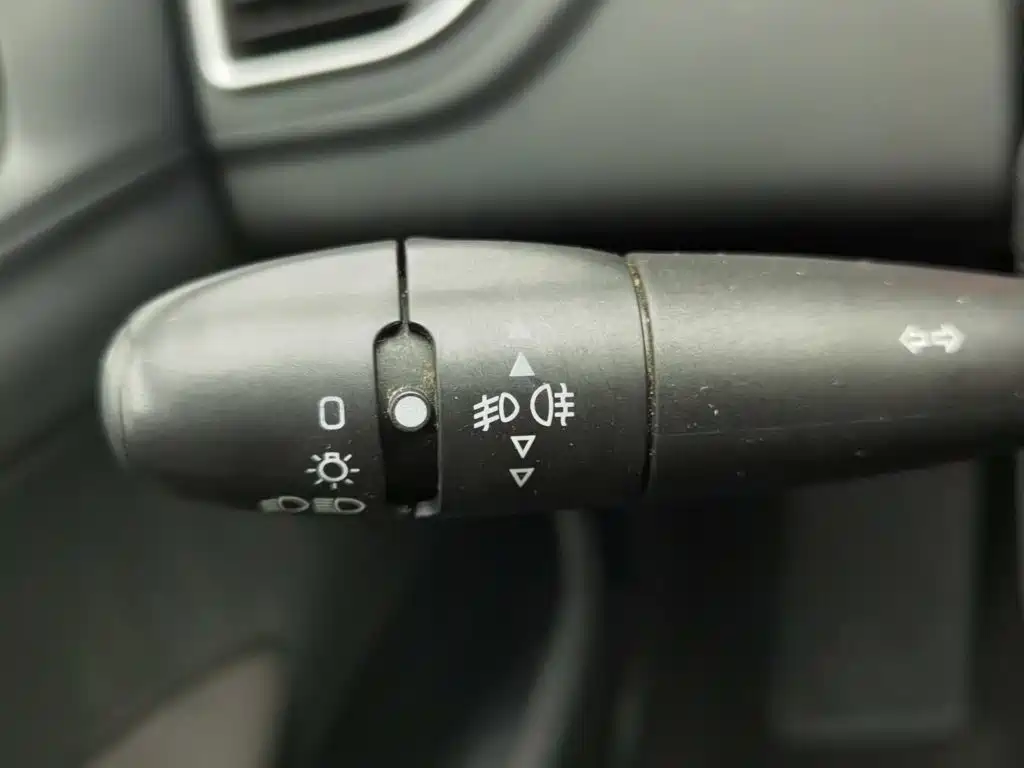 Peugeot 308 — миниатюра 21