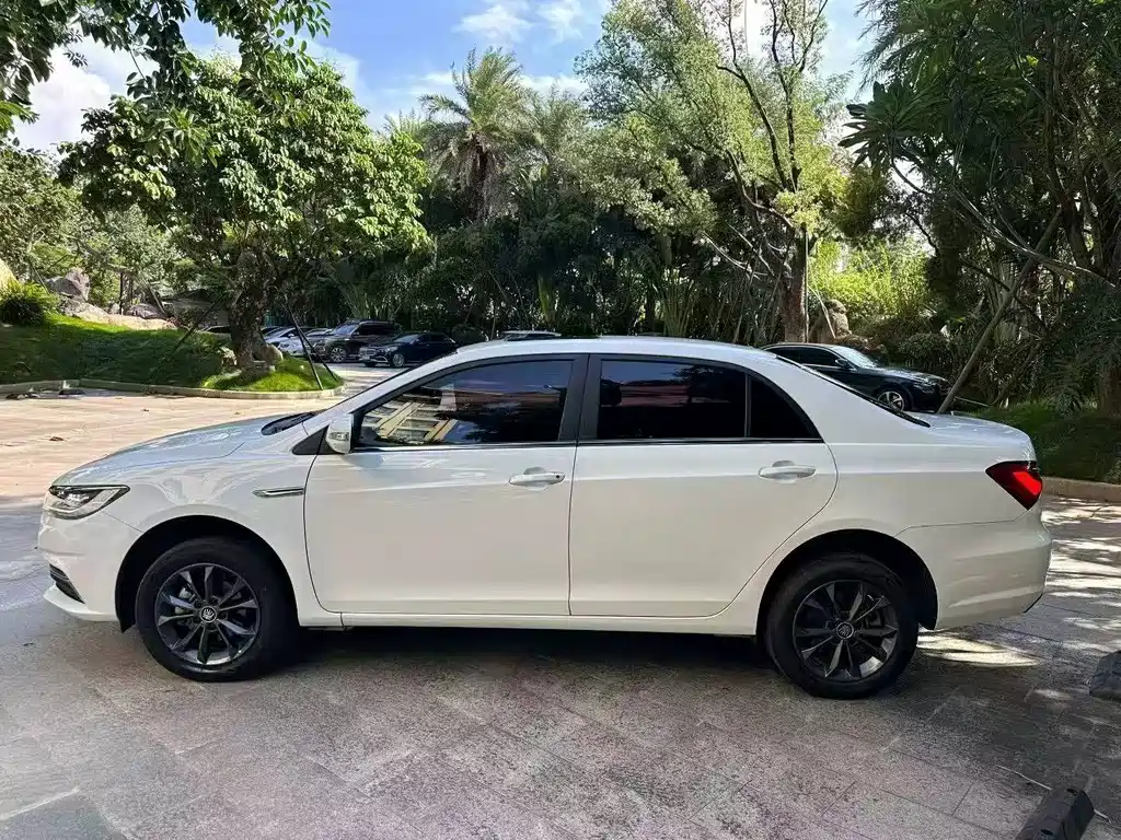 BYD Qin NEV — миниатюра 3
