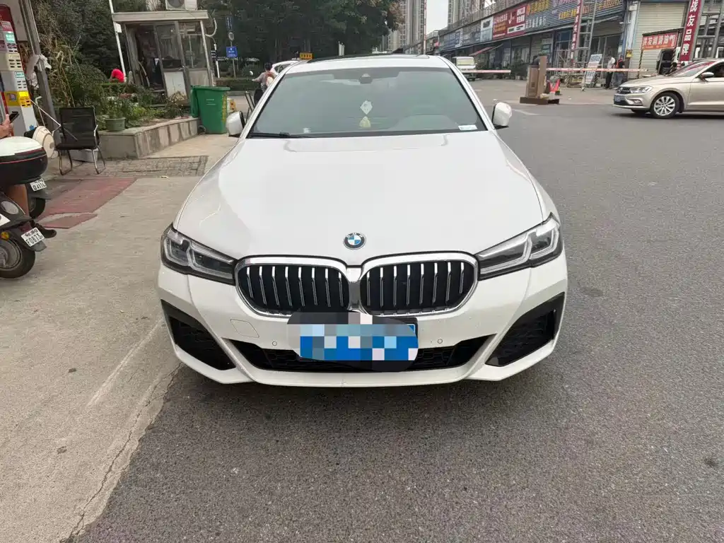 BMW 5 Series — миниатюра 2