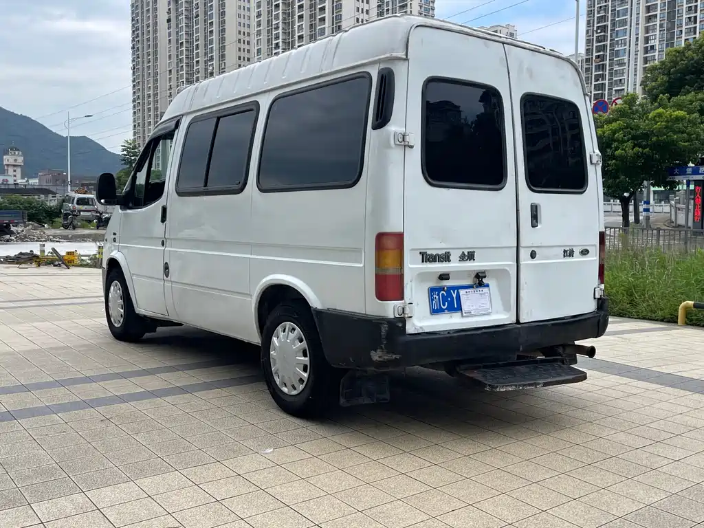 Ford Transit Classic — миниатюра 7
