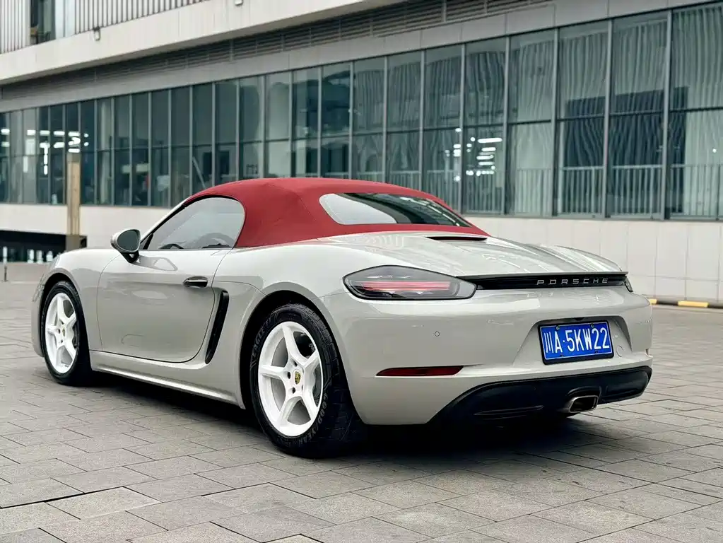 PORSCHE 718