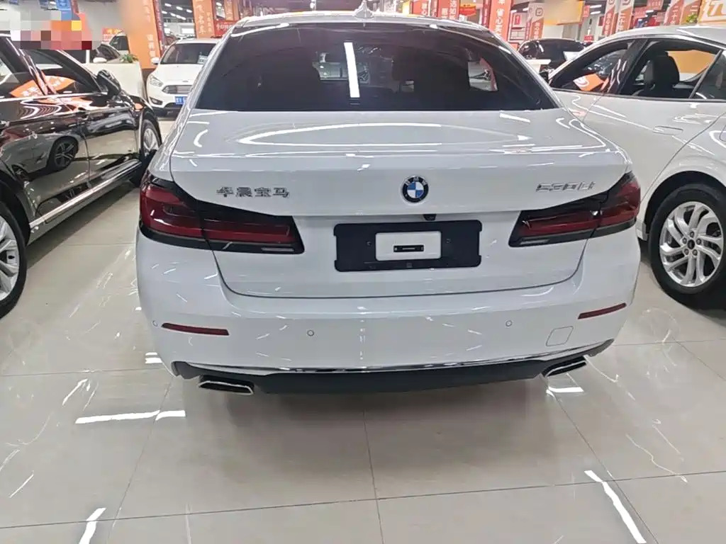 BMW 5 Series — миниатюра 6