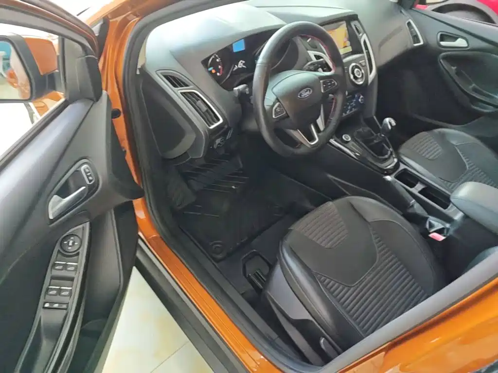 Ford Focus — миниатюра 16