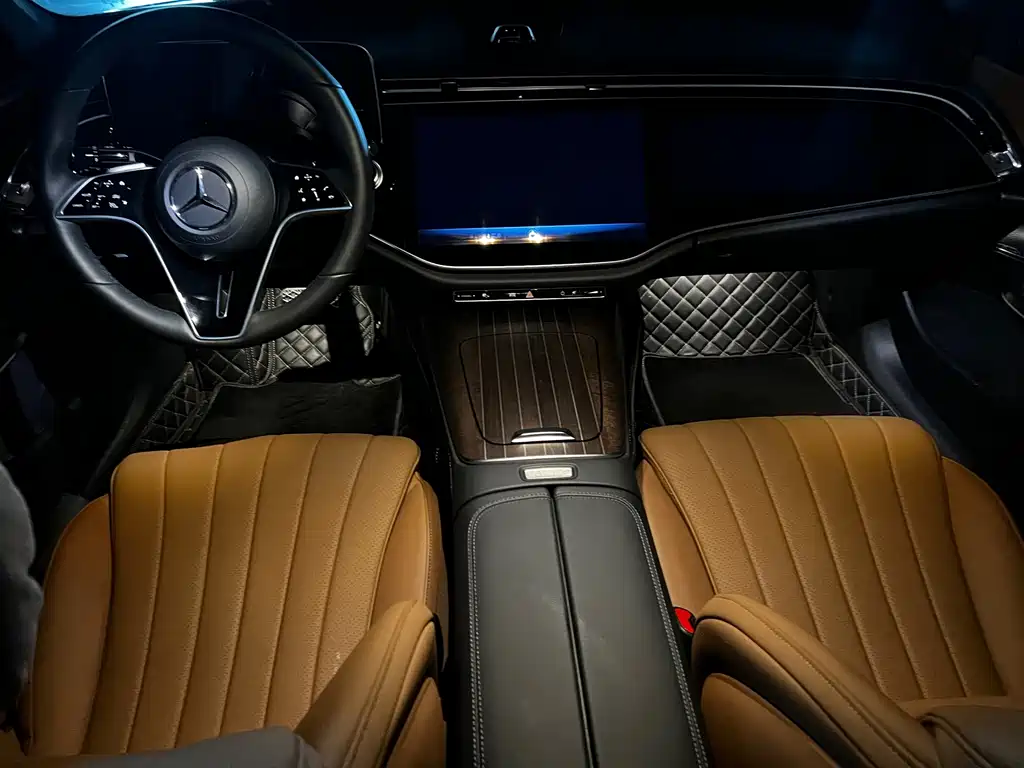 Mercedes-Benz E-Class — миниатюра 7