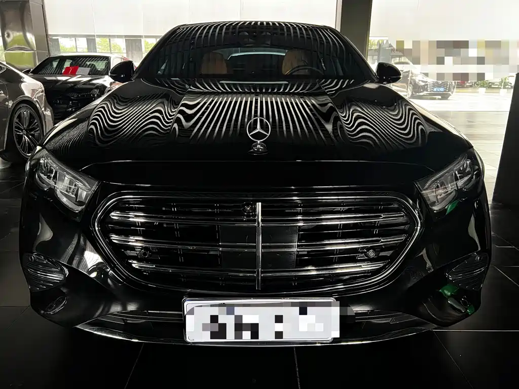 Mercedes-Benz E-Class — миниатюра 2