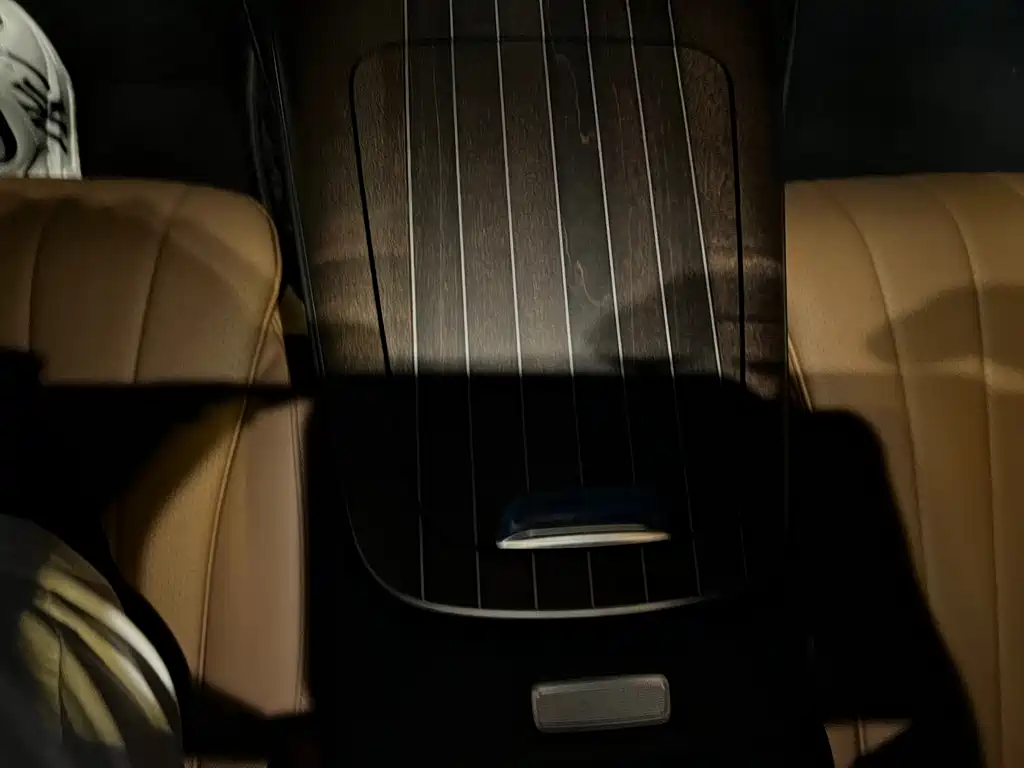 Mercedes-Benz E-Class — миниатюра 12