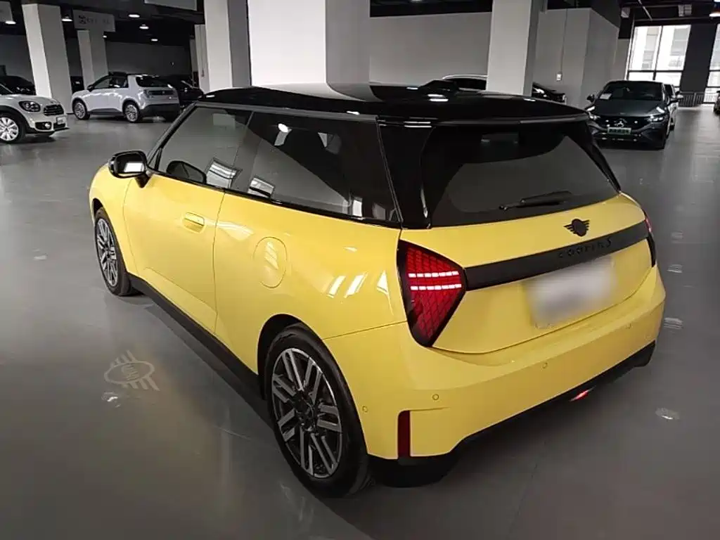 Mini COOPER 2024 456km COOPER E