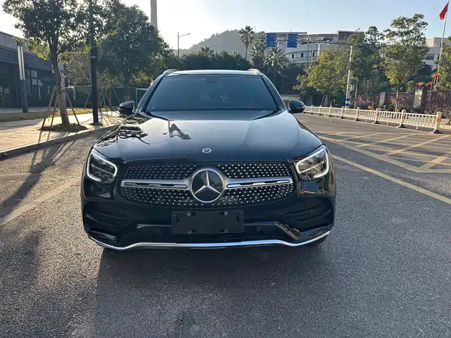 MERCEDES-BENZ GLC