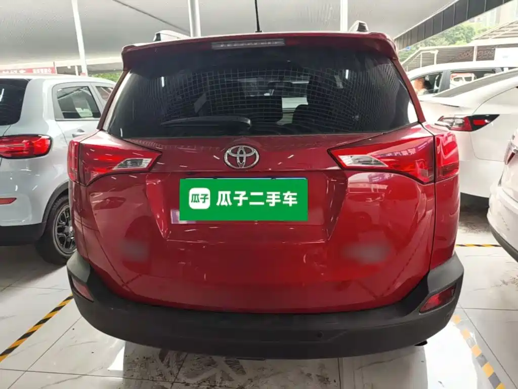 Toyota RAV4 — миниатюра 6