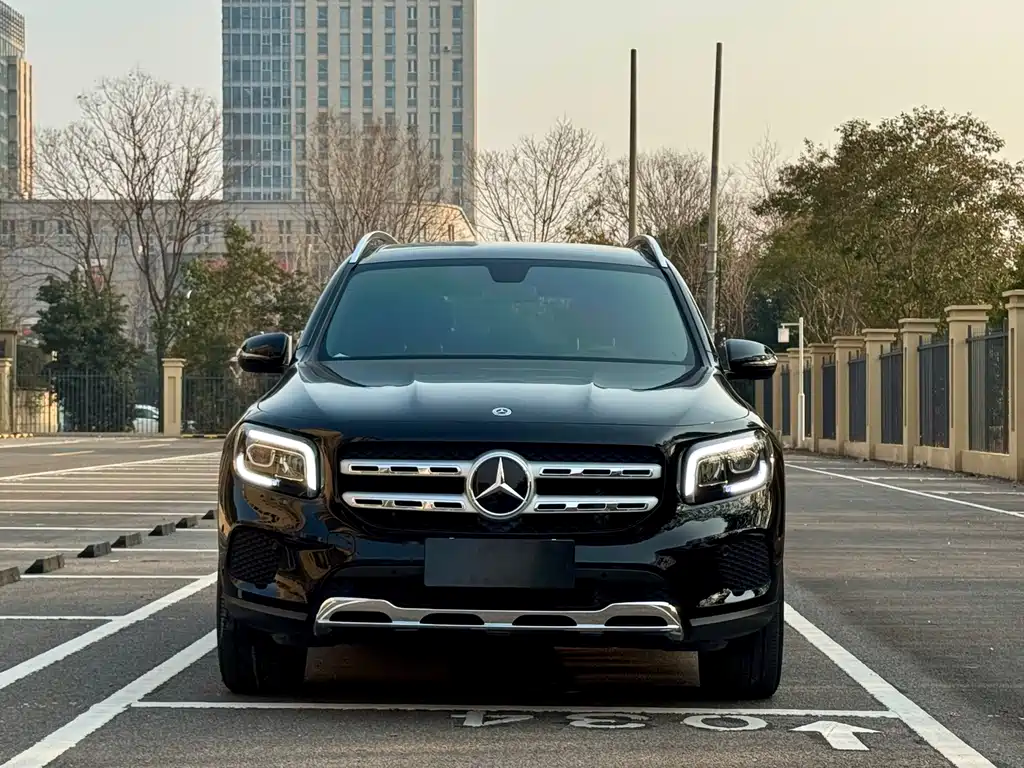 MERCEDES-BENZ GLB