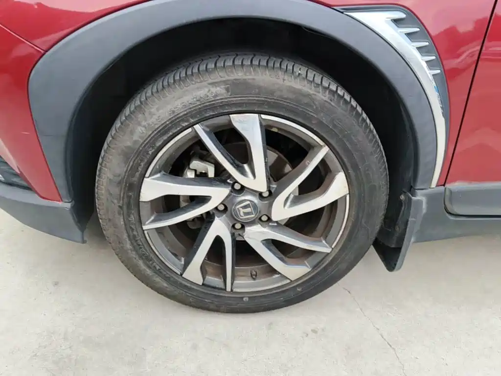 Luxgen U5 SUV — миниатюра 23
