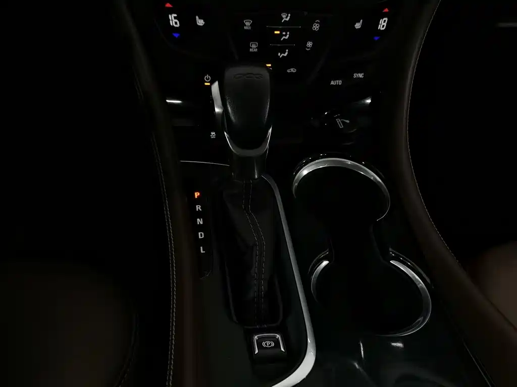 Buick Envision Plus — миниатюра 13