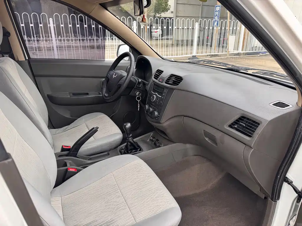 Wuling Hongguang — миниатюра 14