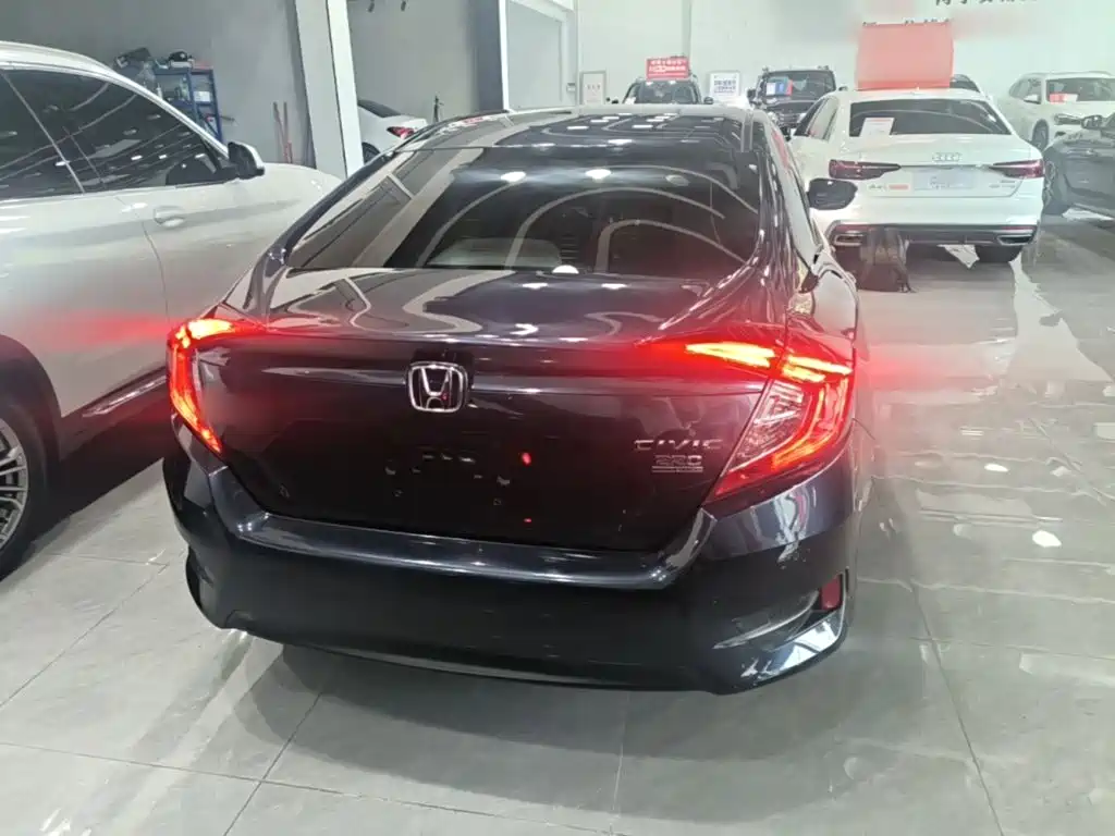 Honda Civic 2016 220TURBO CVT Luxury