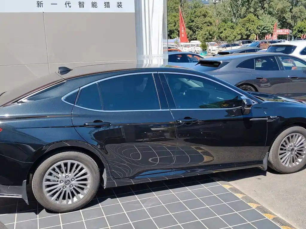 Toyota Camry — миниатюра 8
