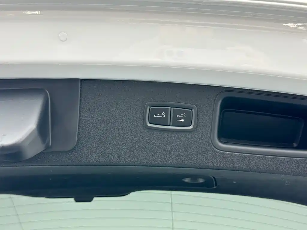 Porsche Macan — миниатюра 25