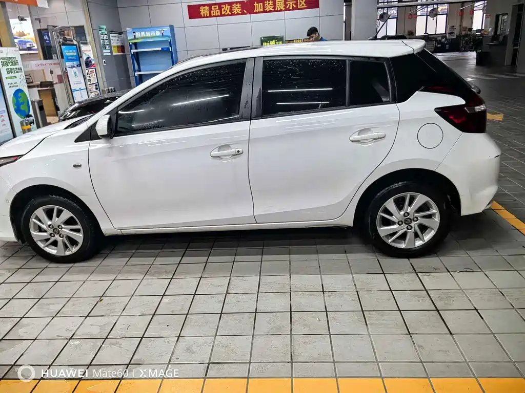 Toyota Yaris L — миниатюра 10