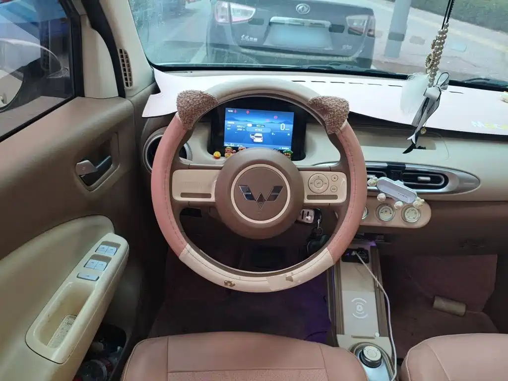 Wuling MINIEV — миниатюра 6