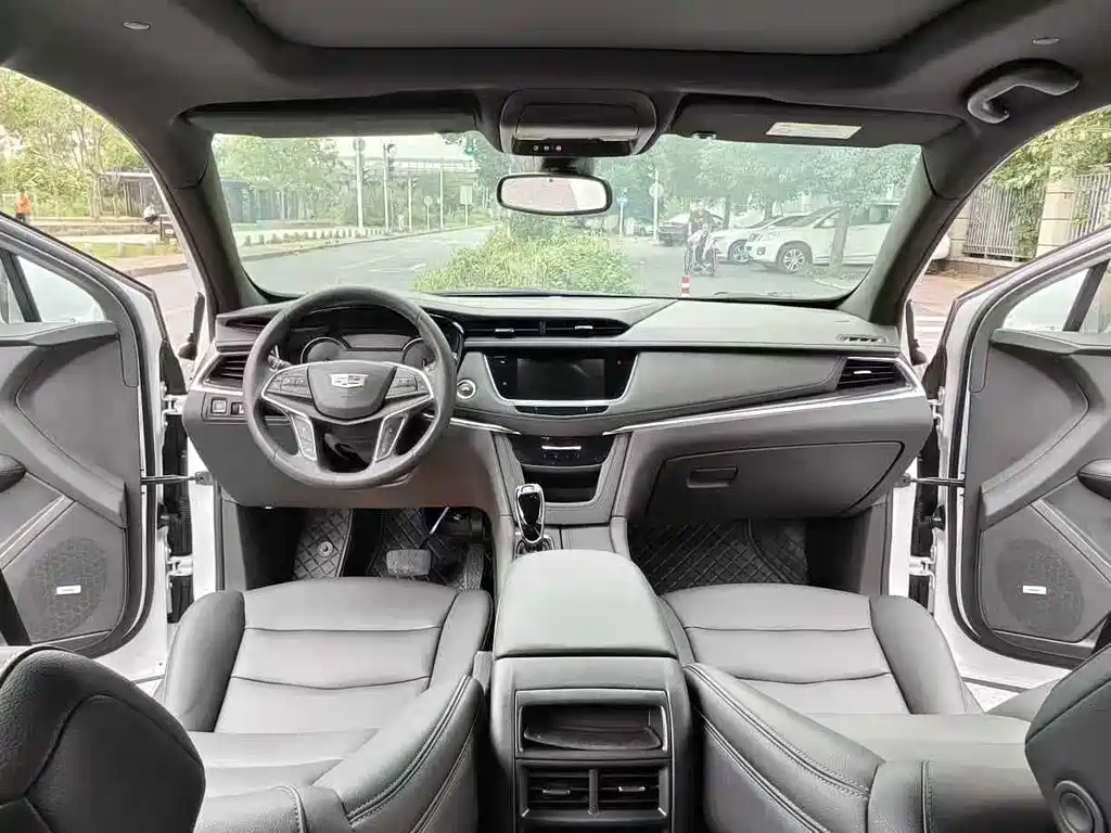 Cadillac XT5 — миниатюра 11