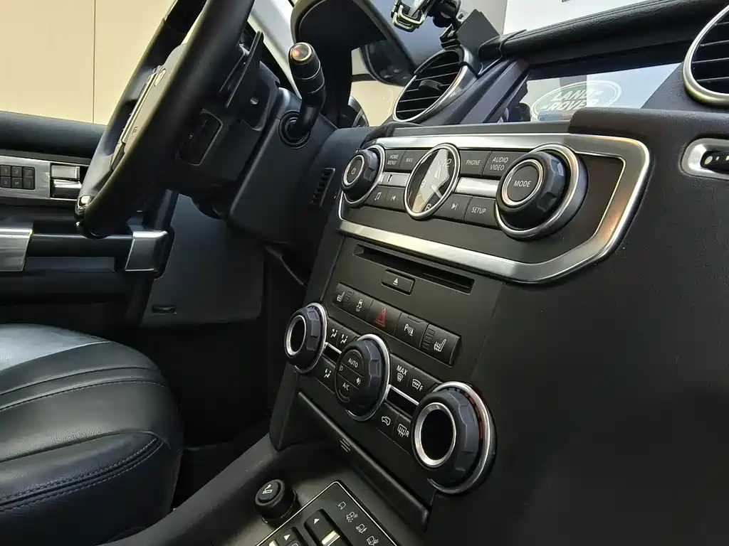 Land Rover Discovery — миниатюра 25