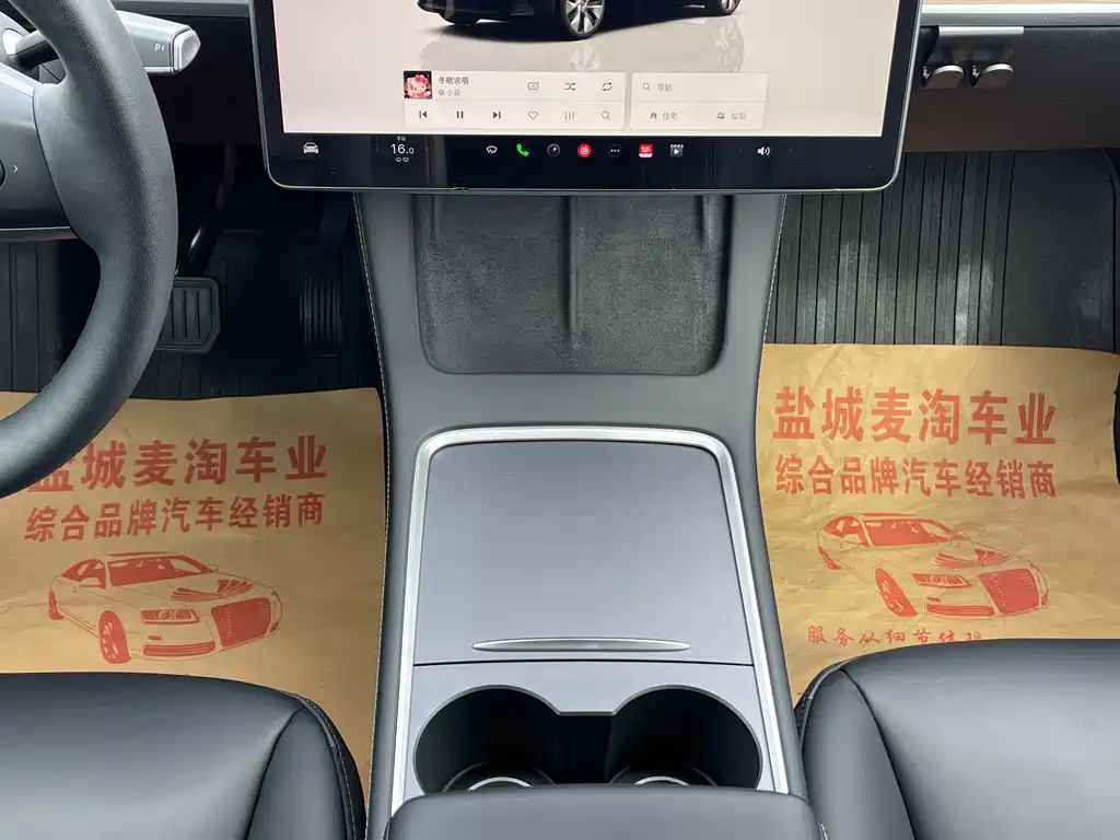 Tesla Model Y — миниатюра 13