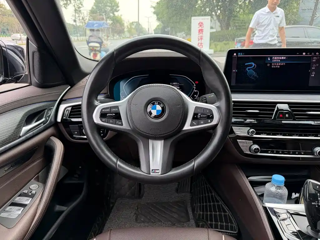 BMW 5 Series New Energy — миниатюра 14