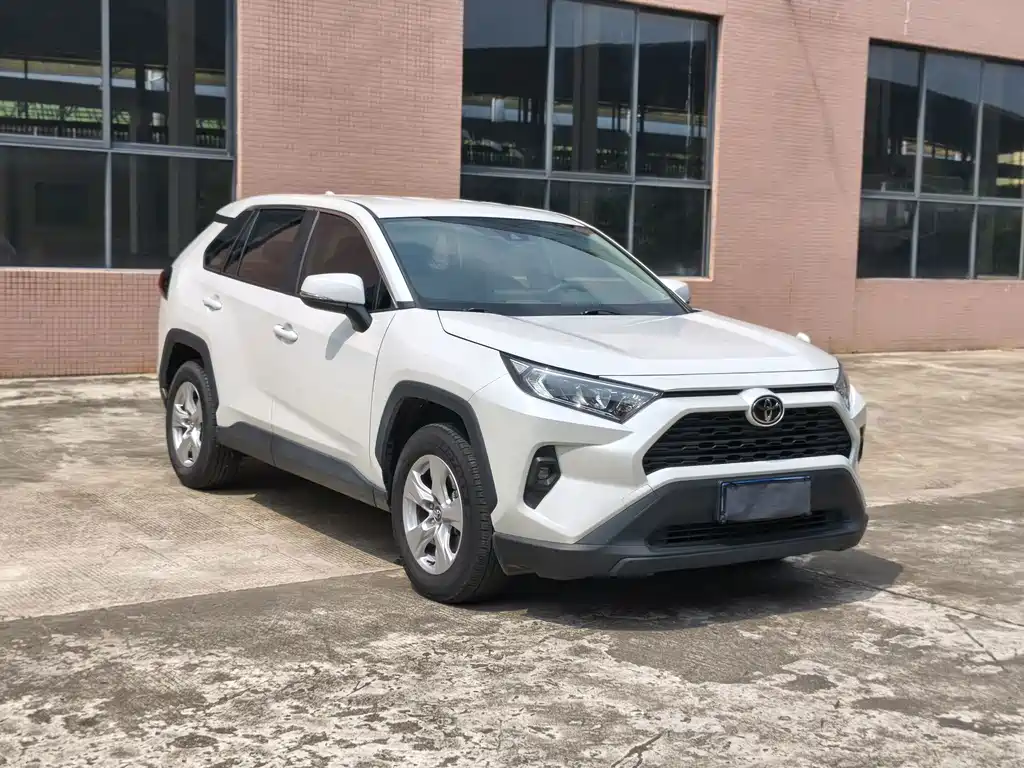 Toyota RAV4 — миниатюра 3