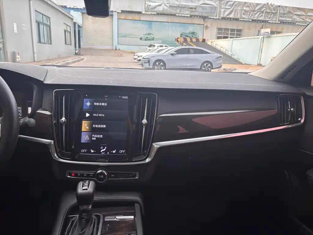Volvo S90 — миниатюра 9