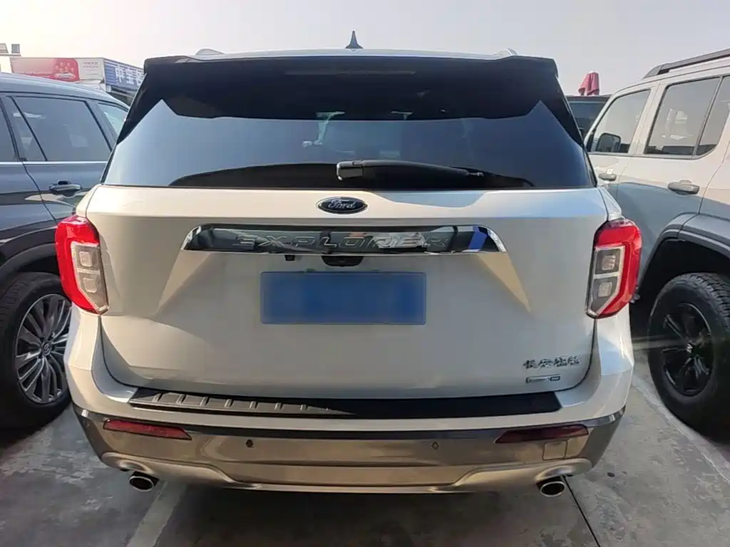 Ford Explorer — миниатюра 6