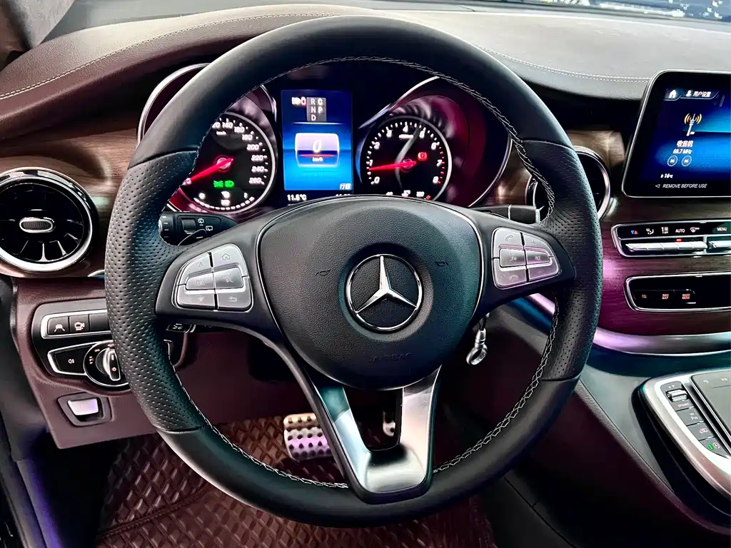 Mercedes-Benz V-Class — миниатюра 17
