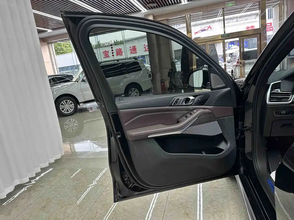 BMW X5 2022 xDrive 40Li M Sport