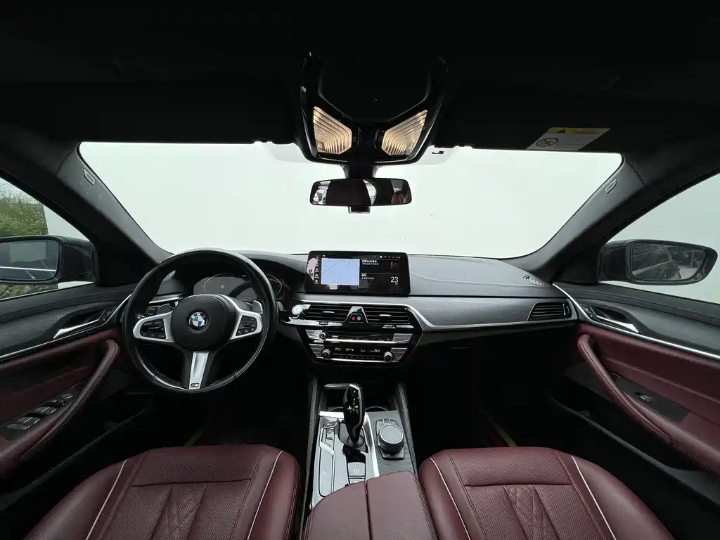 BMW 5 Series — миниатюра 8
