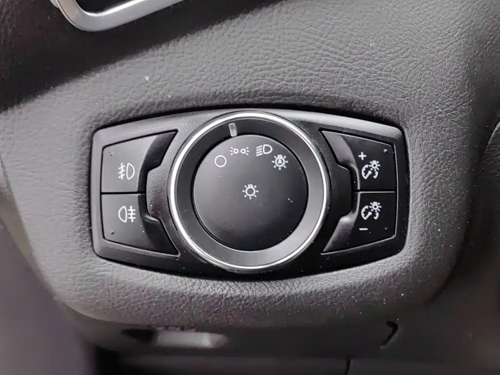Ford Kuga — миниатюра 21