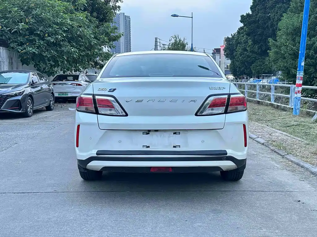 Venucia D60 EV — миниатюра 5