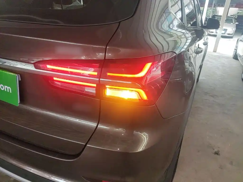 Roewe RX5 — миниатюра 8