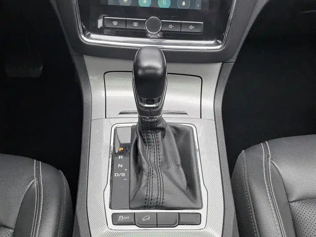 Roewe RX5 — миниатюра 13